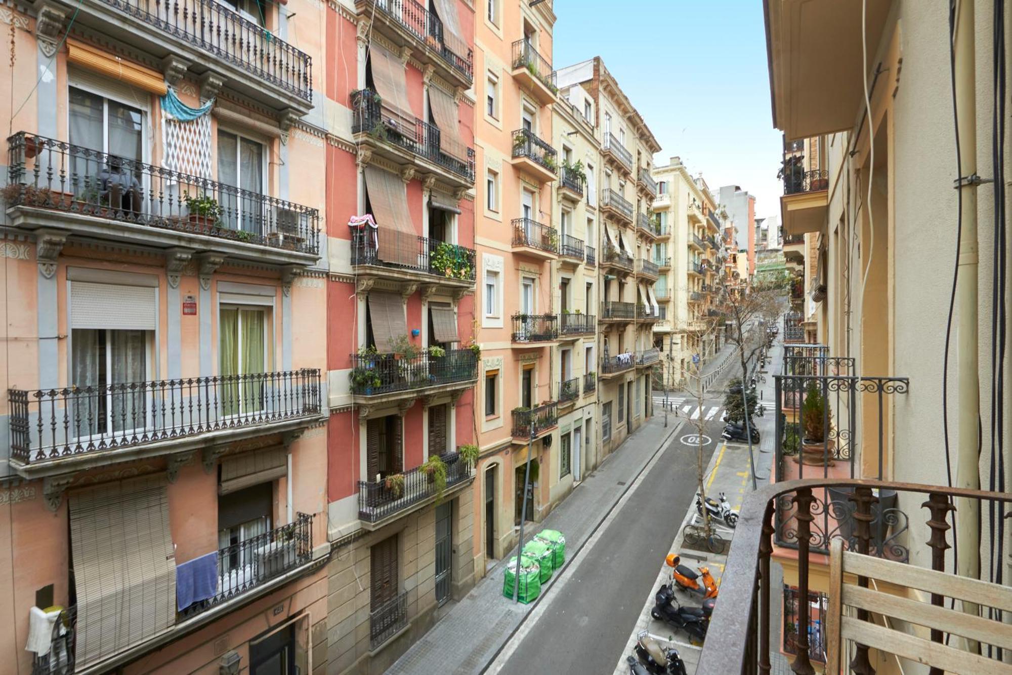 64 Apartment In A Typical Barcelona'S Old Building Eksteriør bilde
