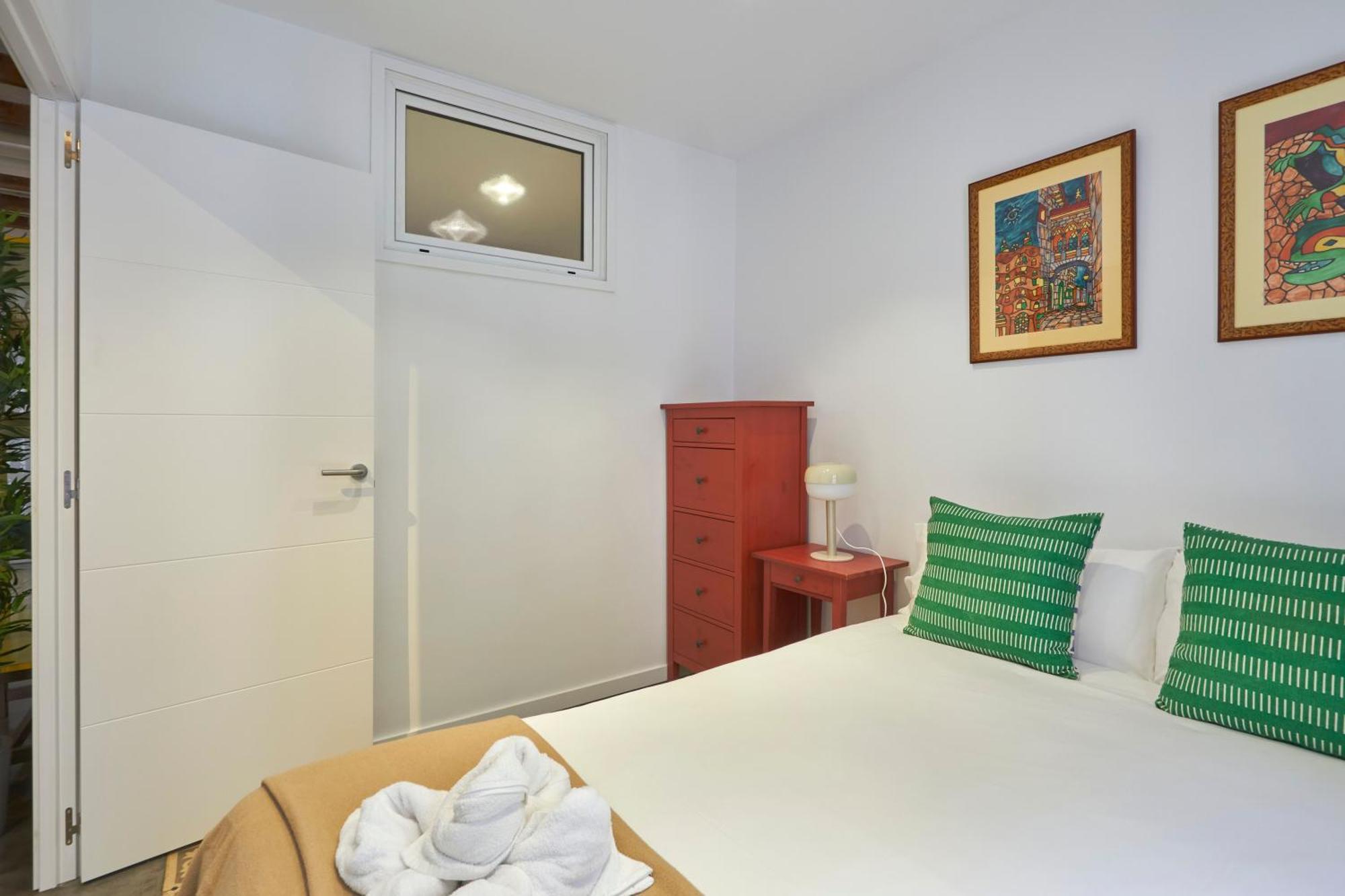 64 Apartment In A Typical Barcelona'S Old Building Eksteriør bilde